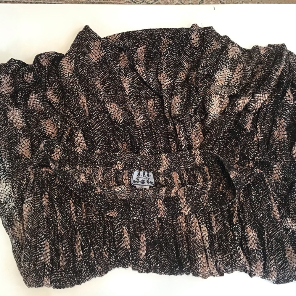 M.P.H. Collection Flowy Rayon Brown /Tan Snakeskin lightweight midi skirt. 3X - Picture 2 of 5